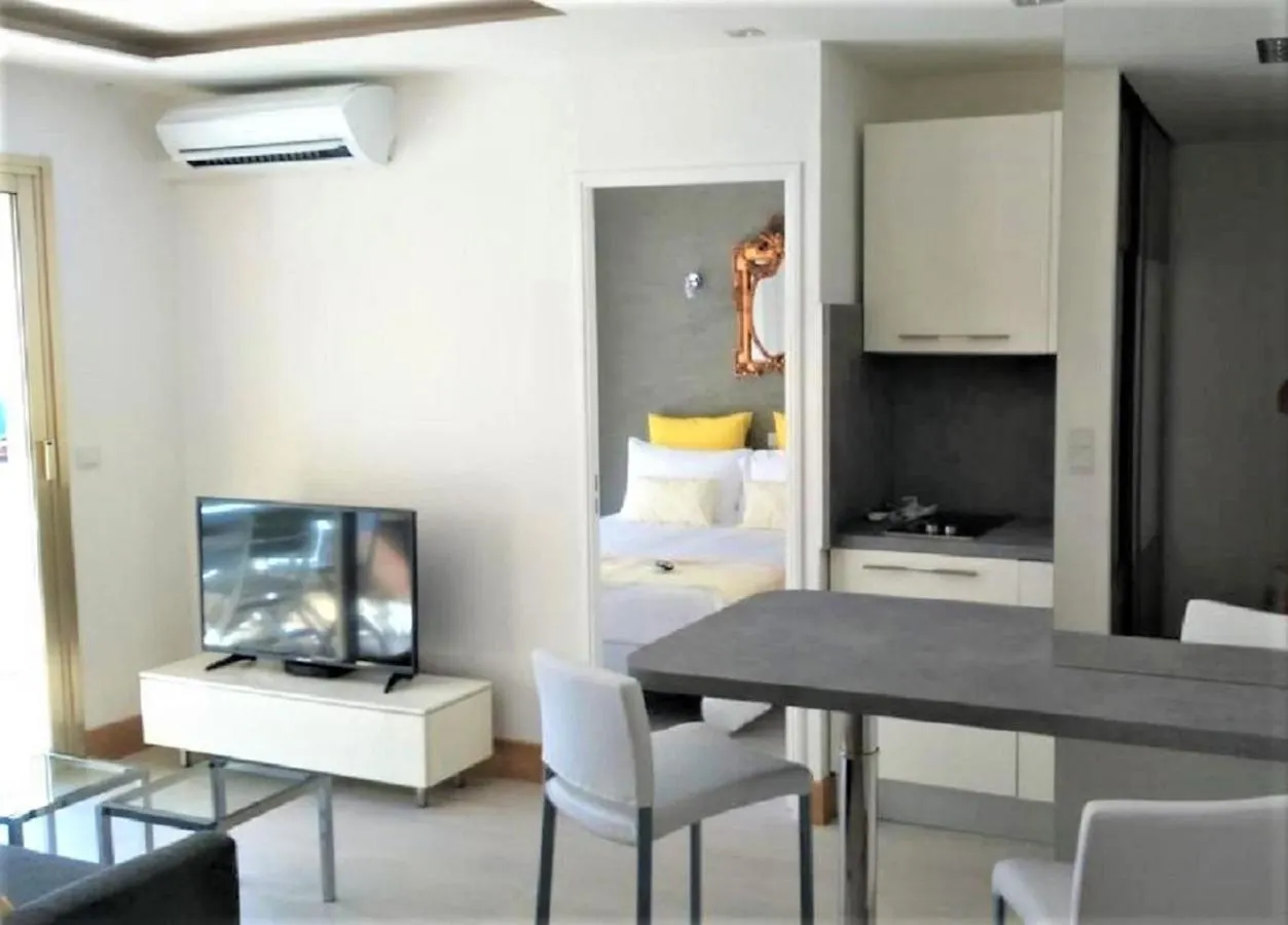 O Chataignier One Bedroom Cannes contacts